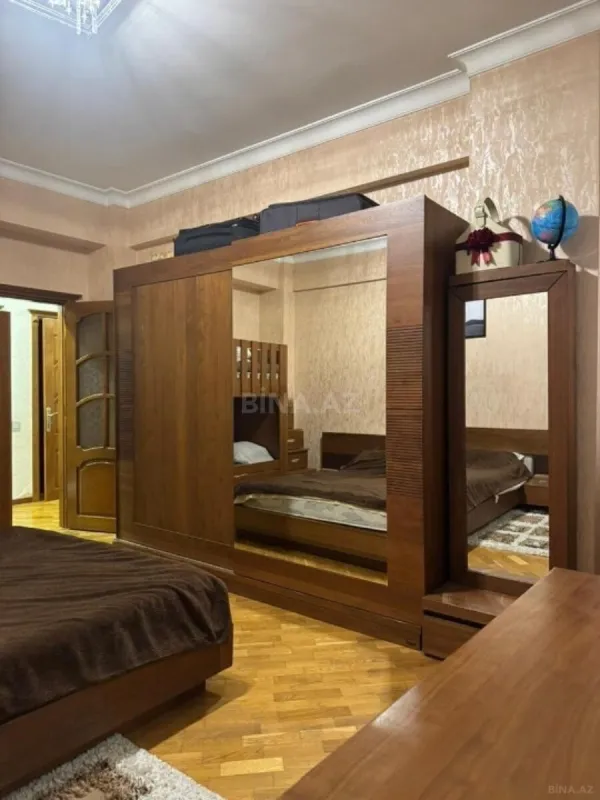 Satılır 2 otaqlı mənzil 96 m²