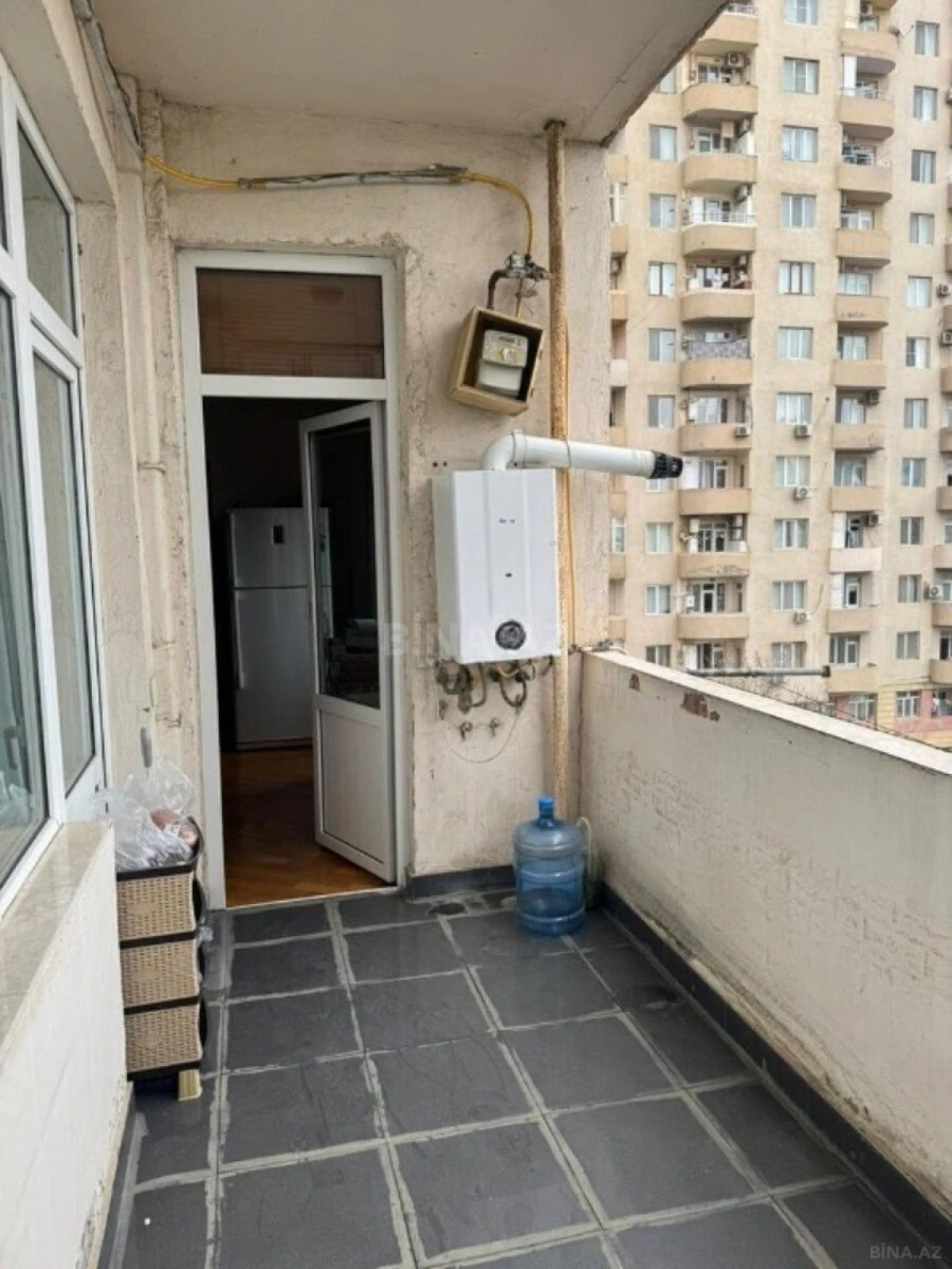 Satılır 2 otaqlı mənzil 96 m²