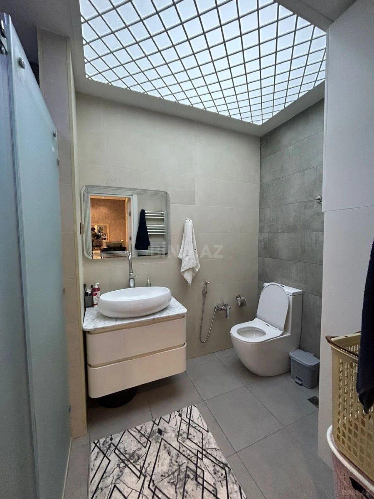 Satılır 2 otaqlı mənzil 63 m²