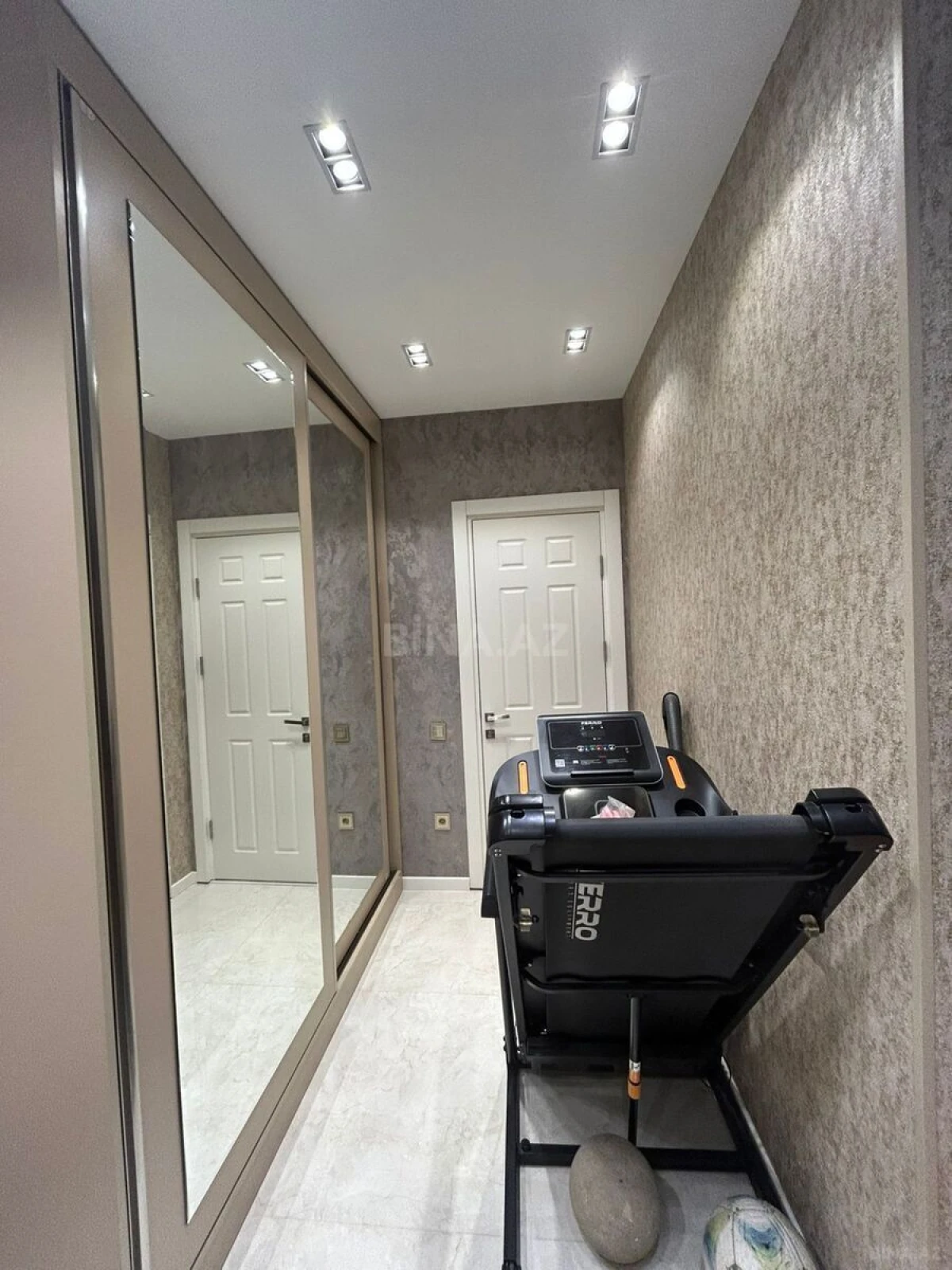 Satılır 2 otaqlı mənzil 63 m²