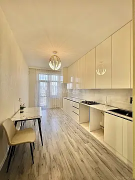 Satılır 2 otaqlı mənzil 103 m²