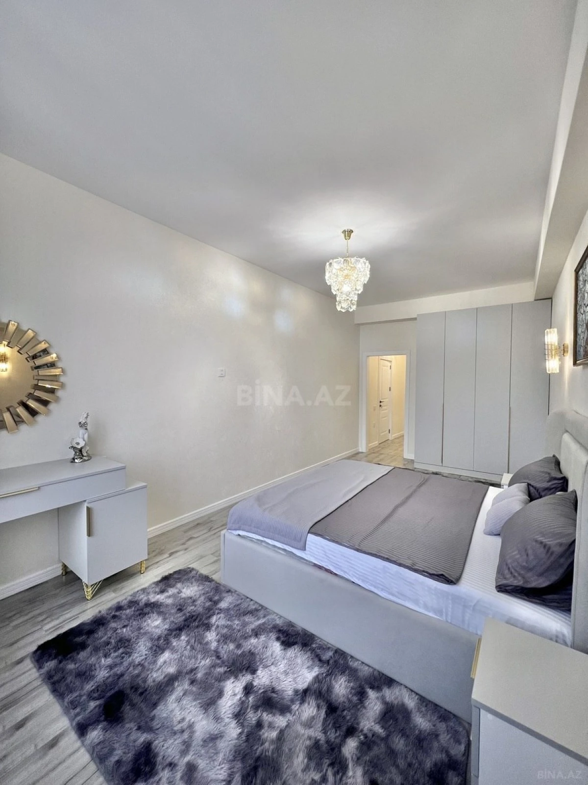 Satılır 2 otaqlı mənzil 103 m²