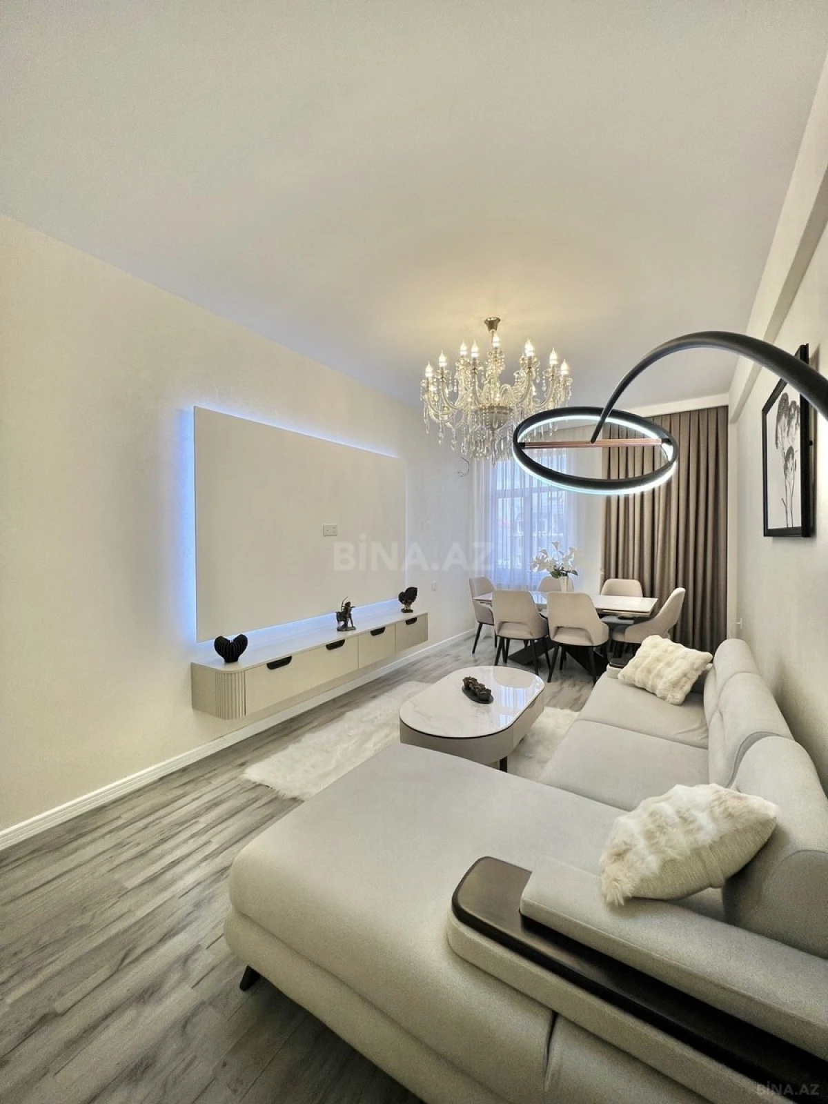 Satılır 2 otaqlı mənzil 103 m²