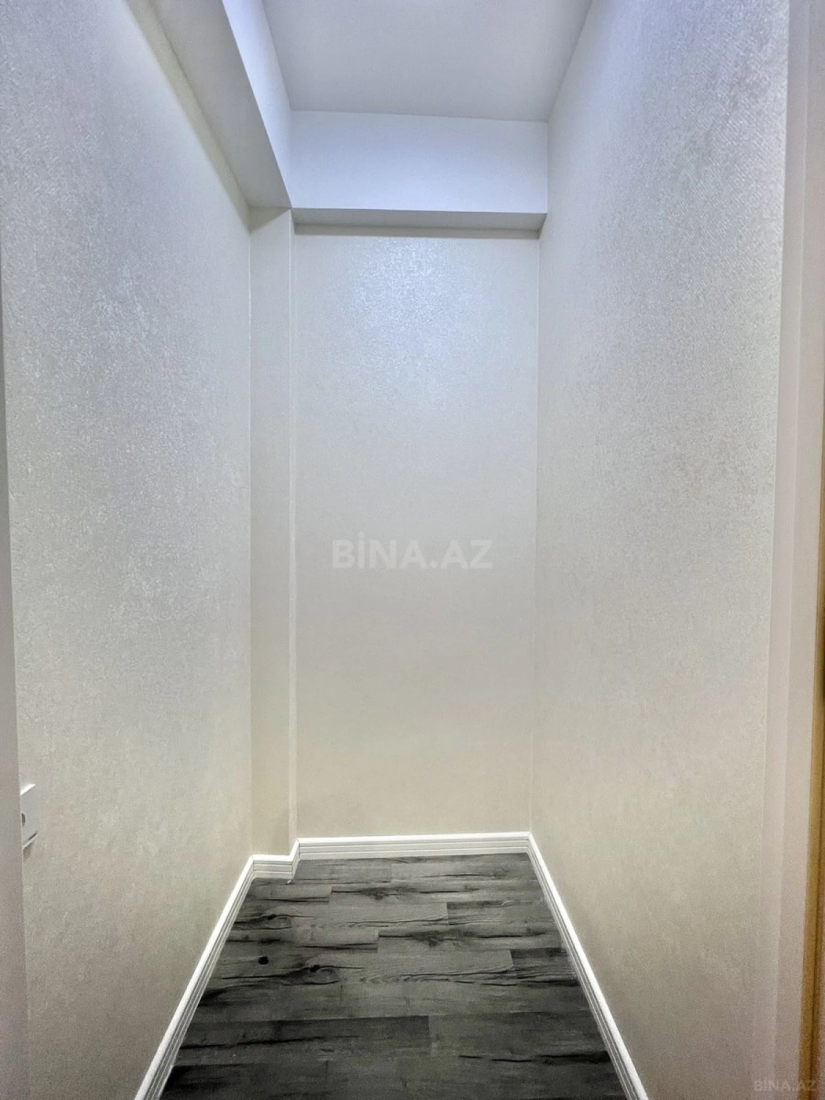 Satılır 2 otaqlı mənzil 103 m²