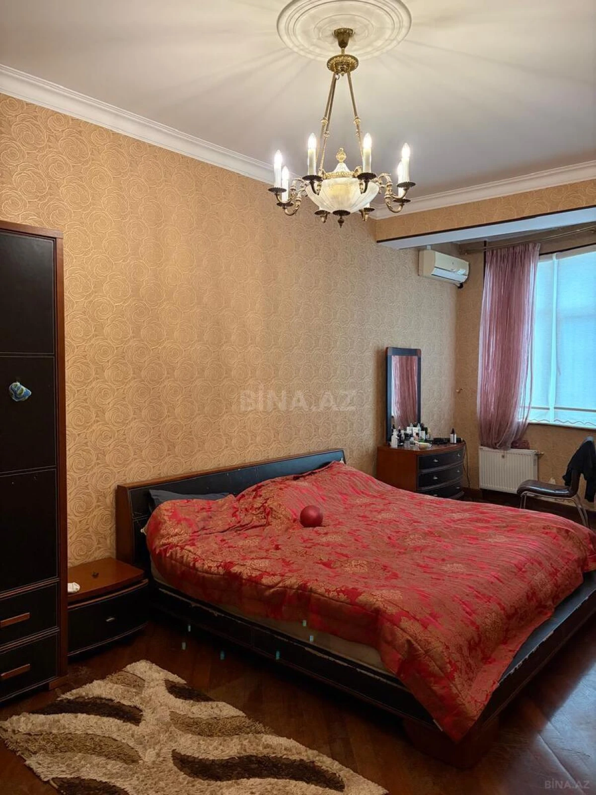 Satılır 3 otaqlı mənzil 169 m²