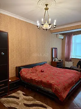 Satılır 3 otaqlı mənzil 169 m²