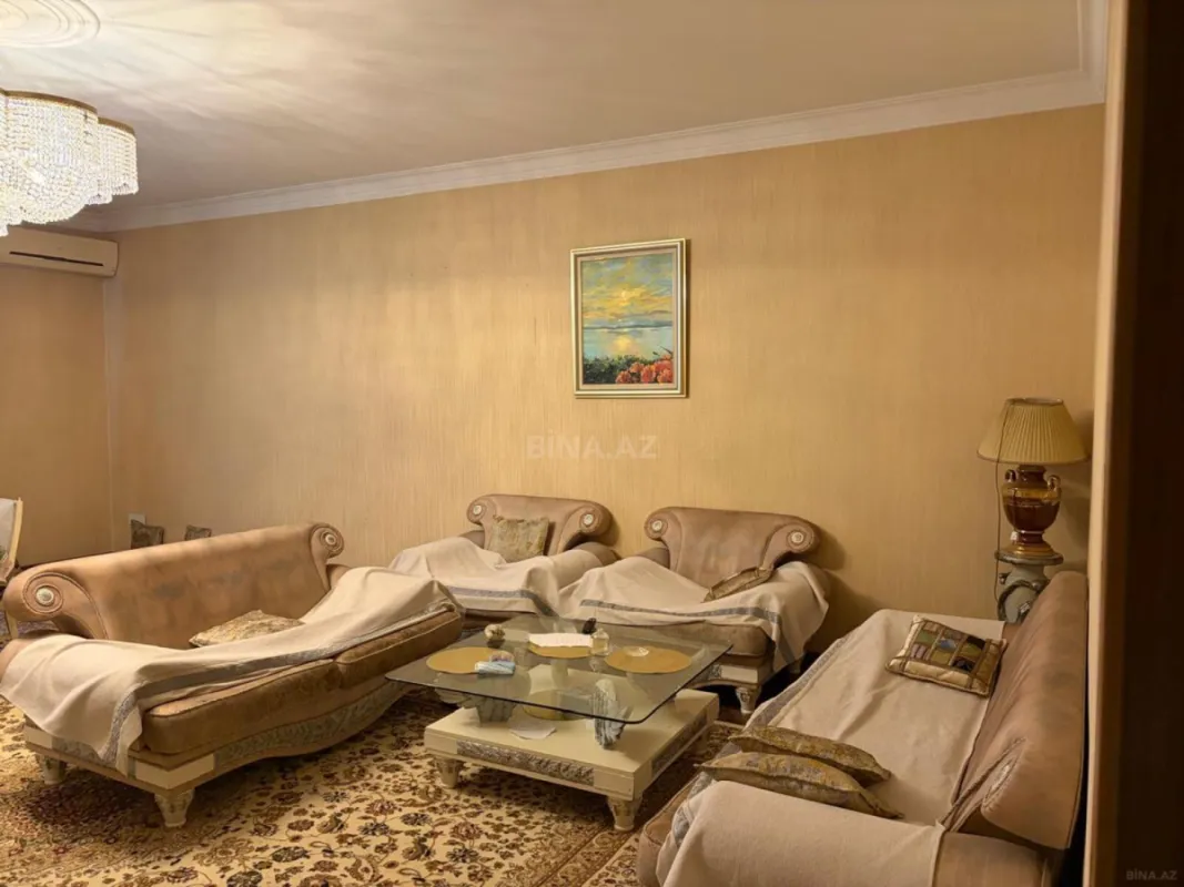 Satılır 3 otaqlı mənzil 169 m²