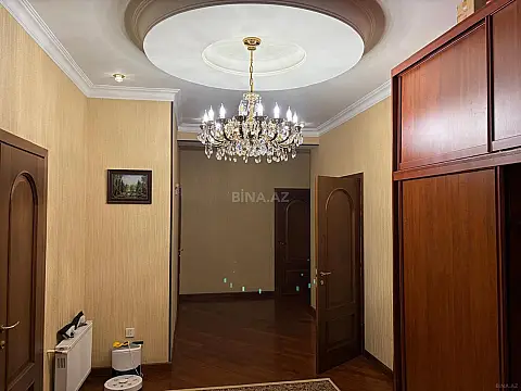 Satılır 3 otaqlı mənzil 169 m²