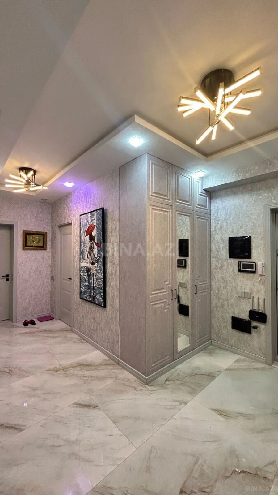 Kirayə verilir 5 otaqlı mənzil 200 m²