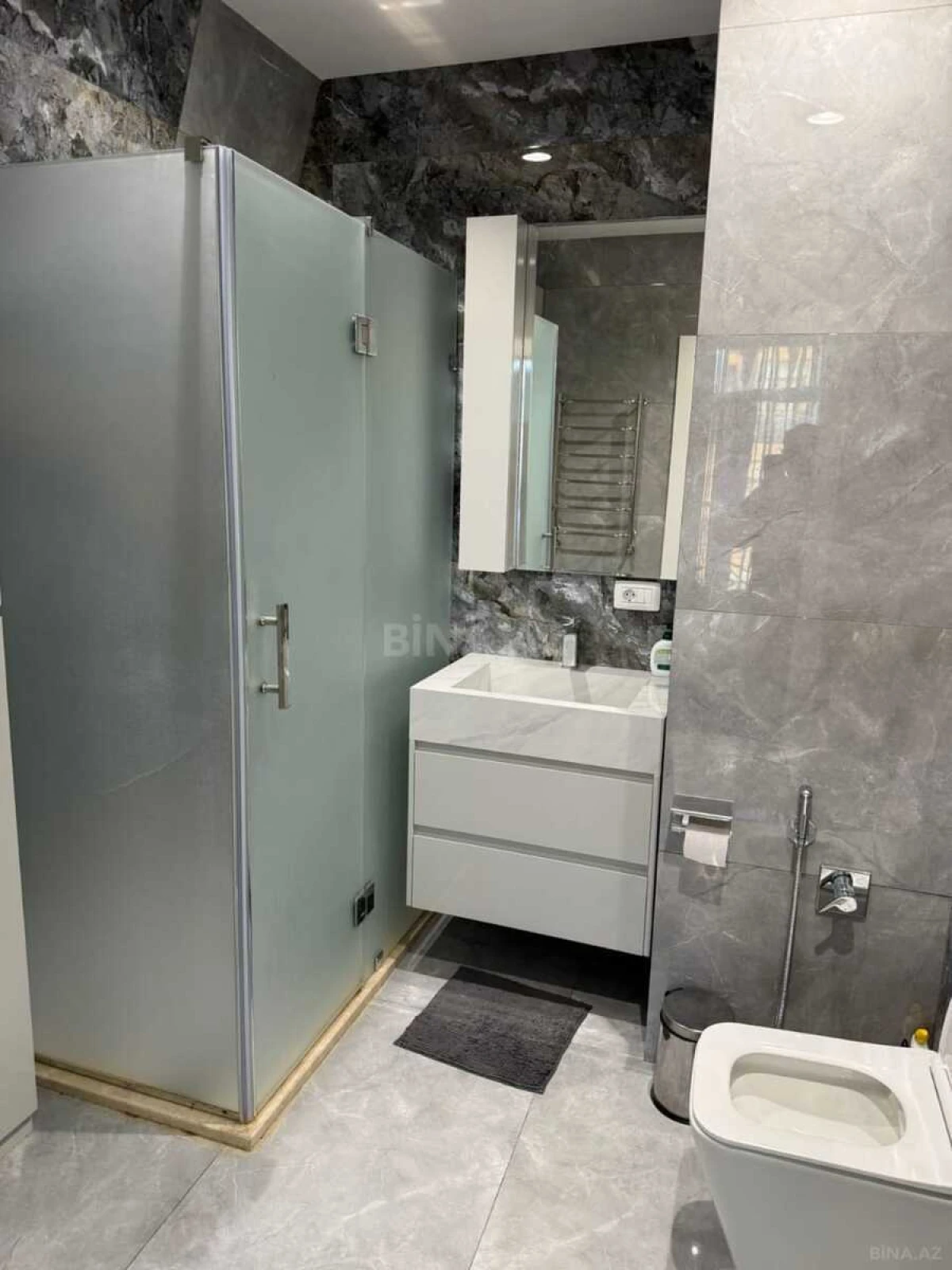 Kirayə verilir 3 otaqlı mənzil 100 m²