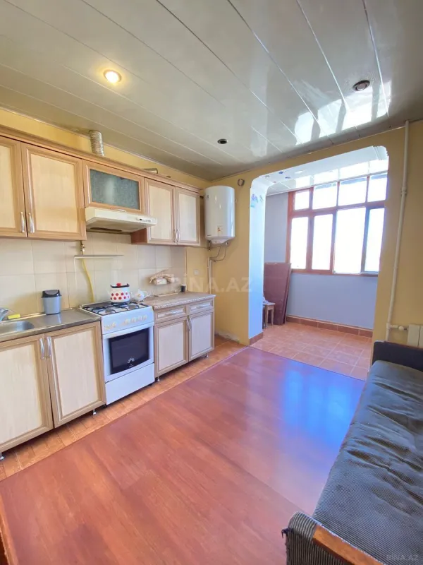 Satılır 4 otaqlı mənzil 101 m²