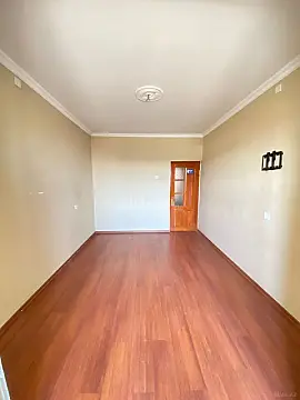 Satılır 4 otaqlı mənzil 101 m²