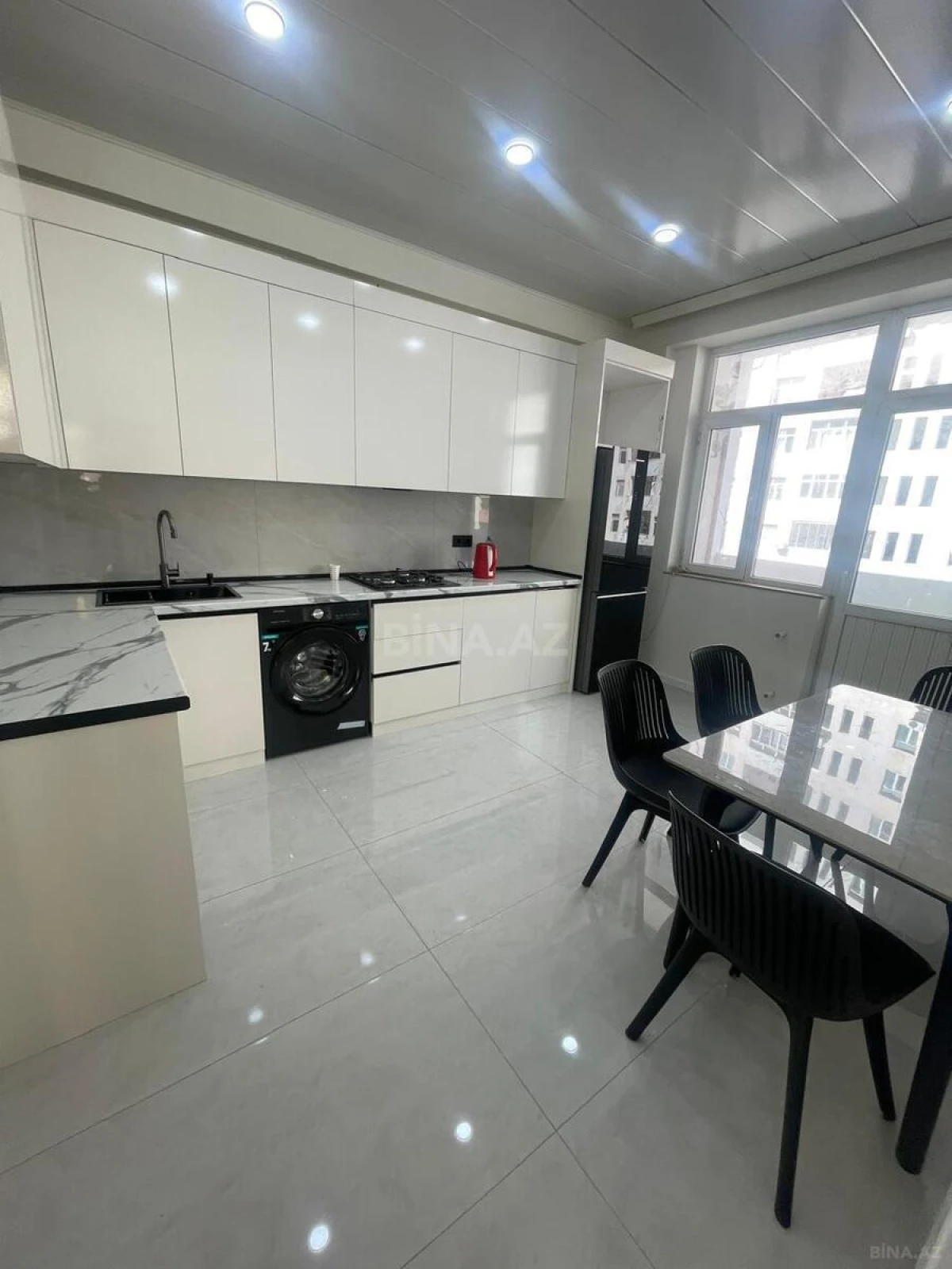 Kirayə verilir 3 otaqlı mənzil 110 m²