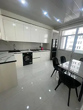 Kirayə verilir 3 otaqlı mənzil 110 m²