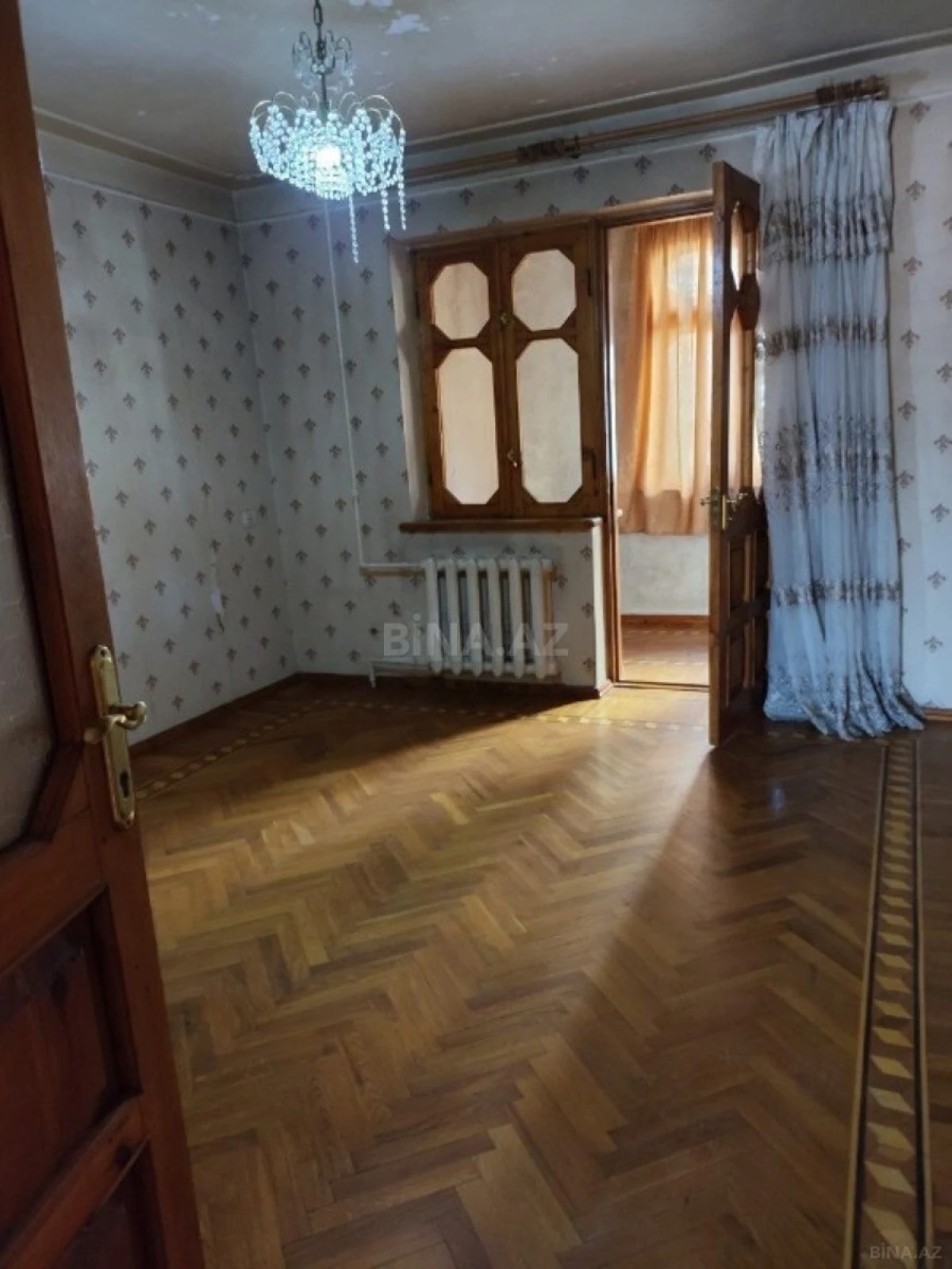 Satılır 4 otaqlı mənzil 100 m²