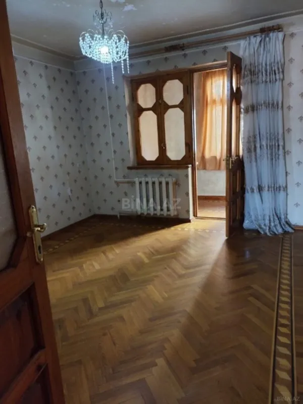 Satılır 4 otaqlı mənzil 100 m²