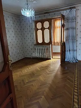 Satılır 4 otaqlı mənzil 100 m²