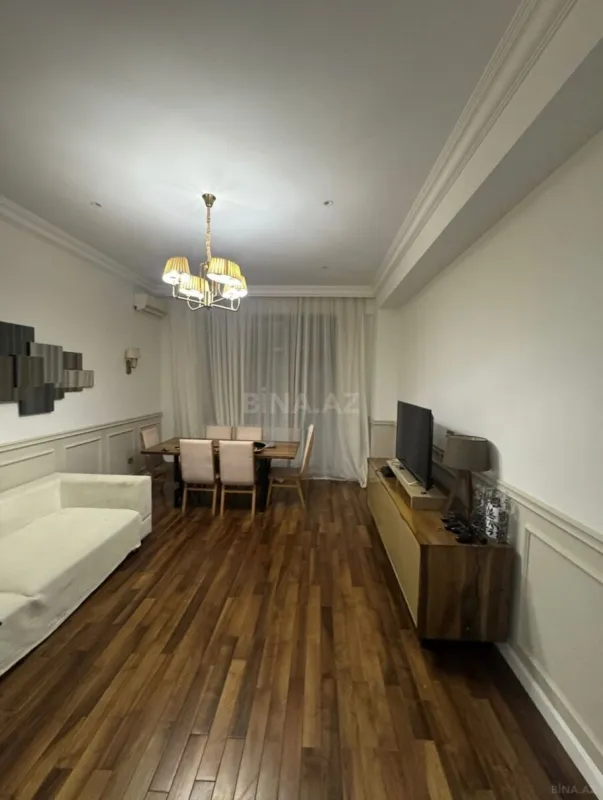 Satılır 4 otaqlı mənzil 254 m²