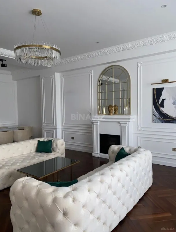 Satılır 4 otaqlı mənzil 254 m²