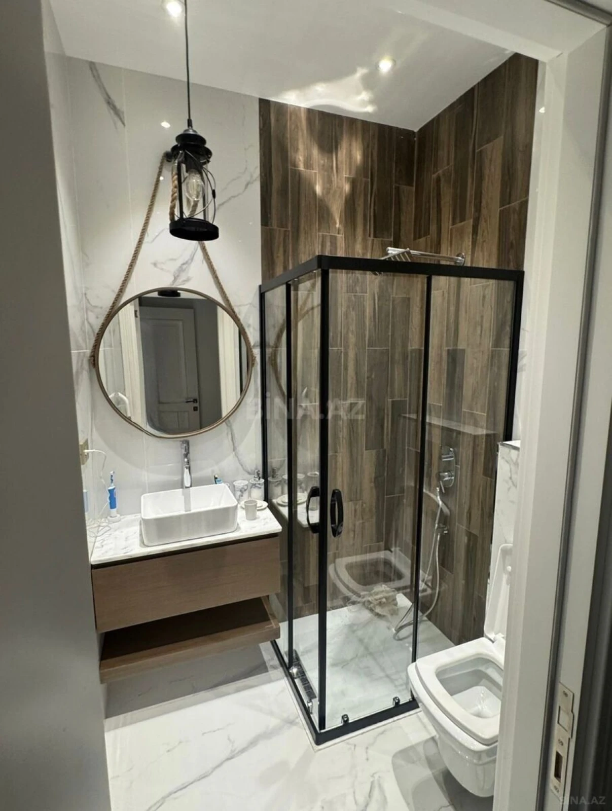 Satılır 4 otaqlı mənzil 254 m²