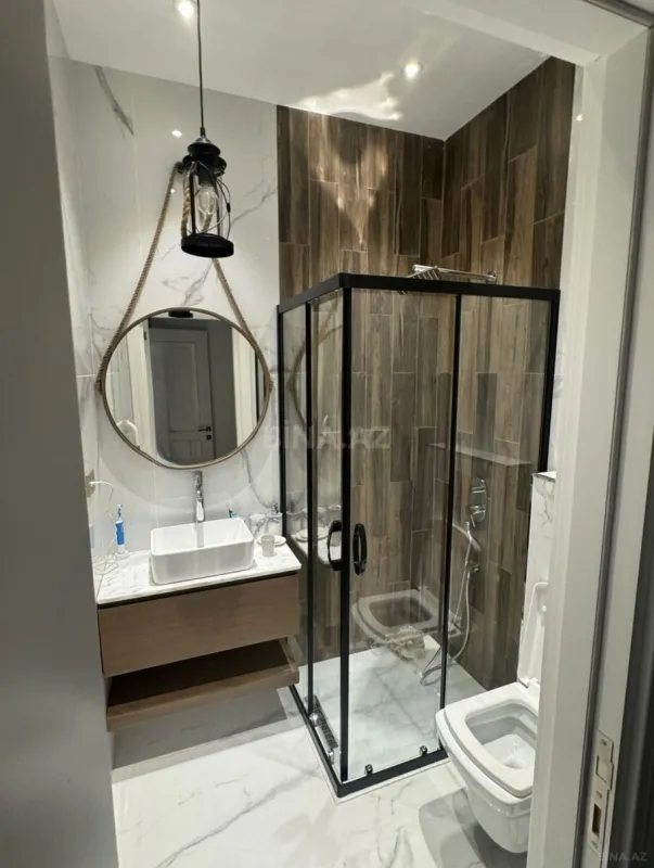 Satılır 4 otaqlı mənzil 254 m²