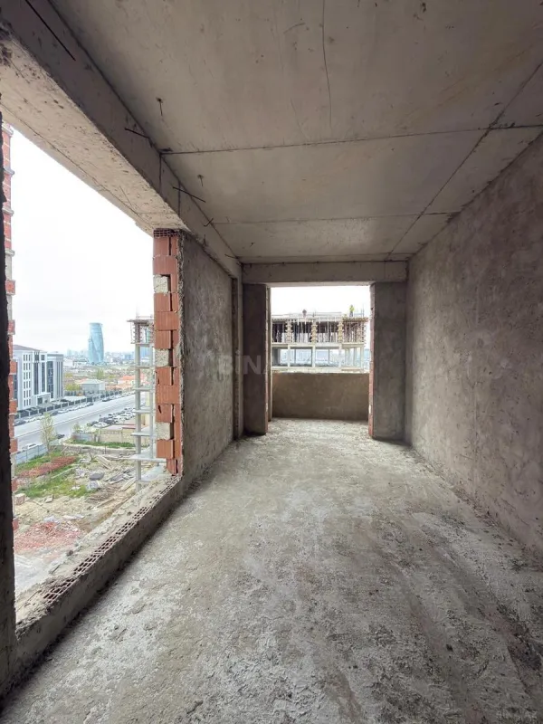 Satılır 4 otaqlı mənzil 169 m²