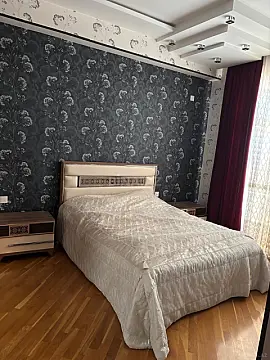 Satılır 4 otaqlı mənzil 145 m²