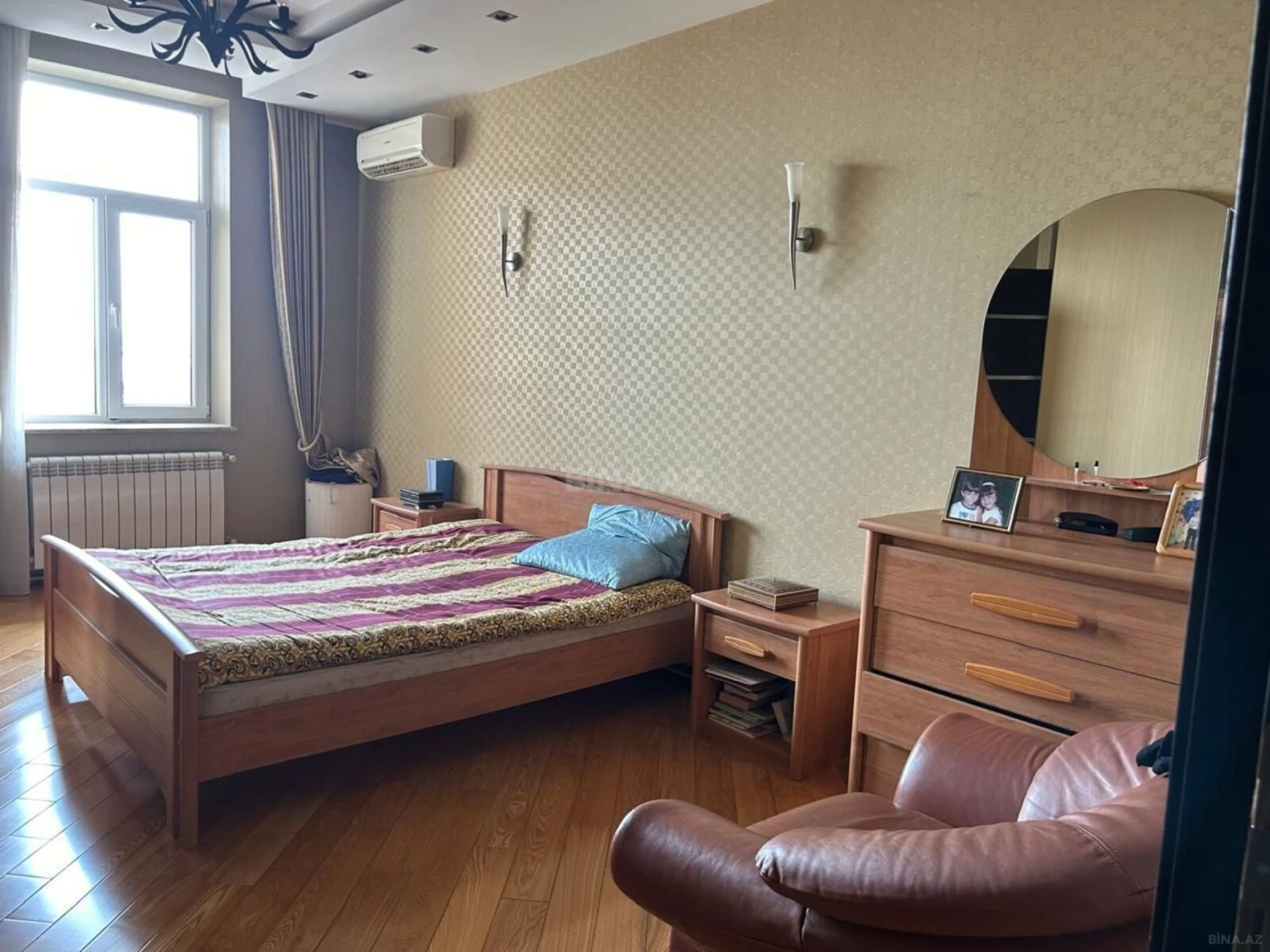 Kirayə verilir 4 otaqlı mənzil 200 m²