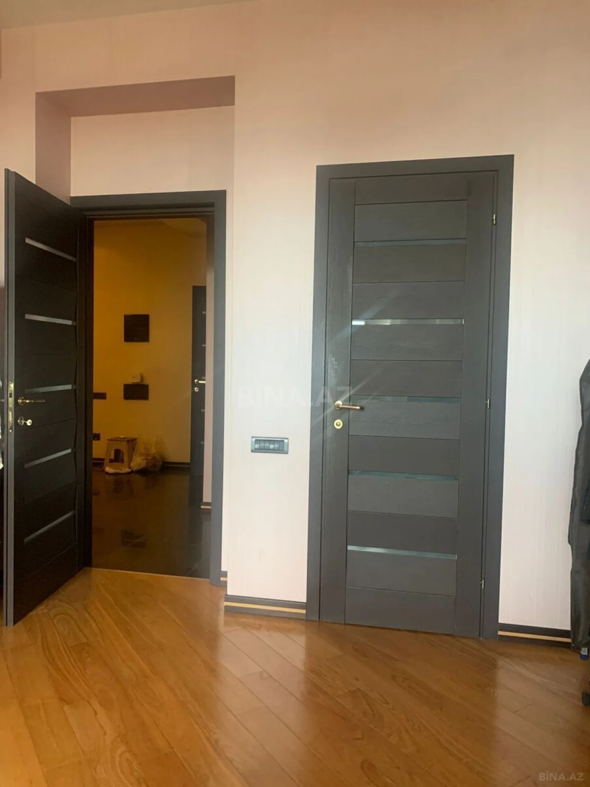 Kirayə verilir 4 otaqlı mənzil 200 m²