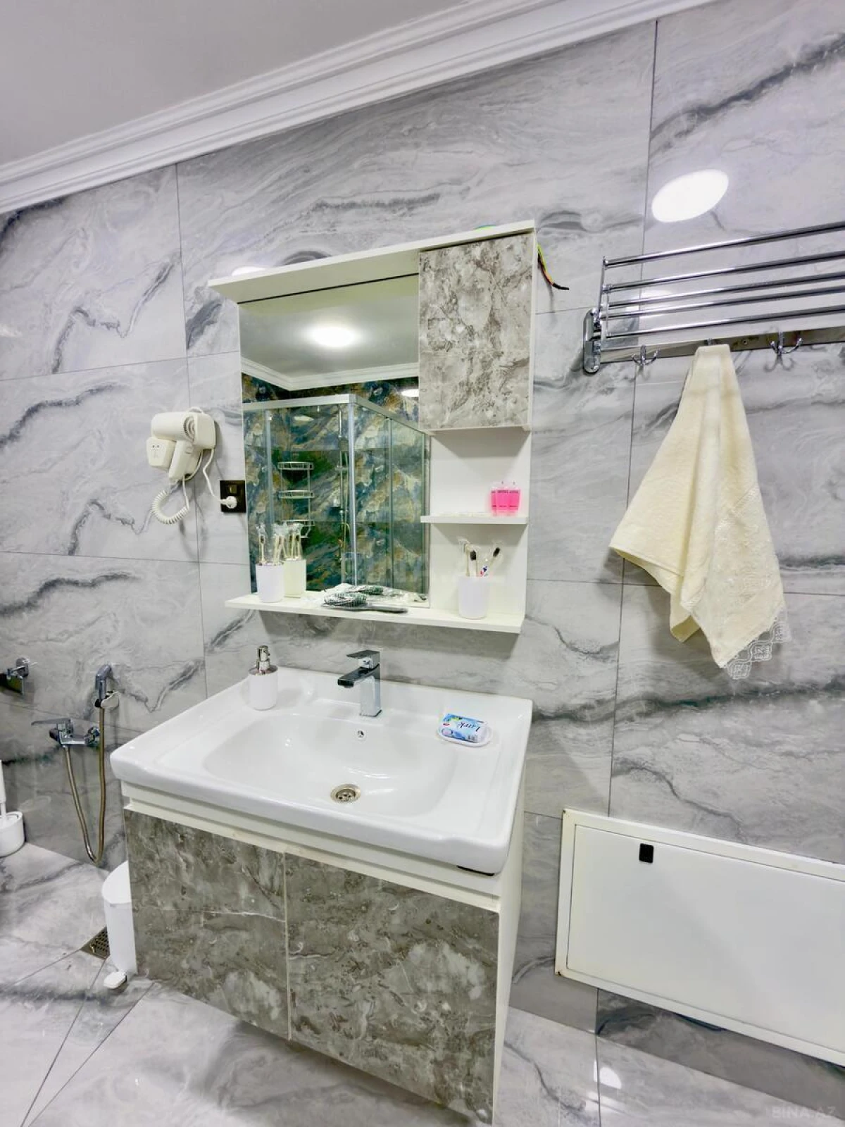 Kirayə verilir 4 otaqlı həyət evi 200 m²