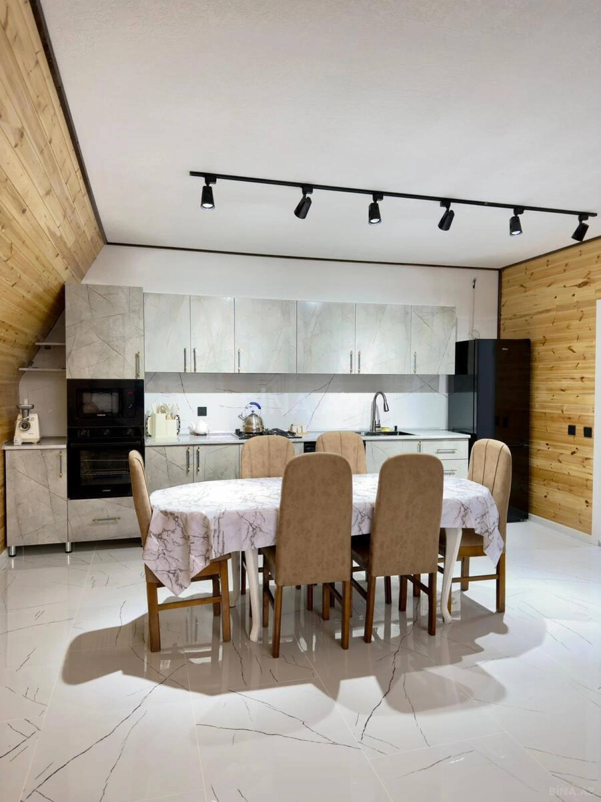 Kirayə verilir 4 otaqlı həyət evi 200 m²