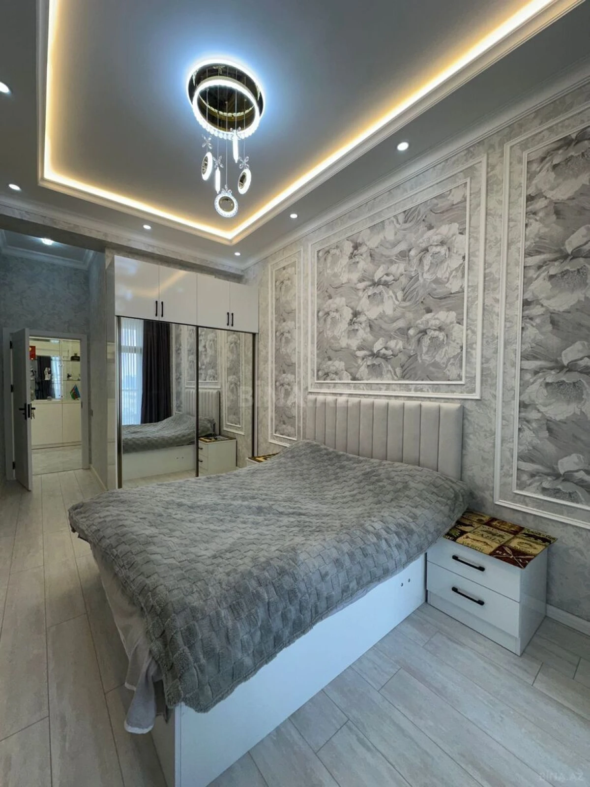 Satılır 2 otaqlı mənzil 61 m²