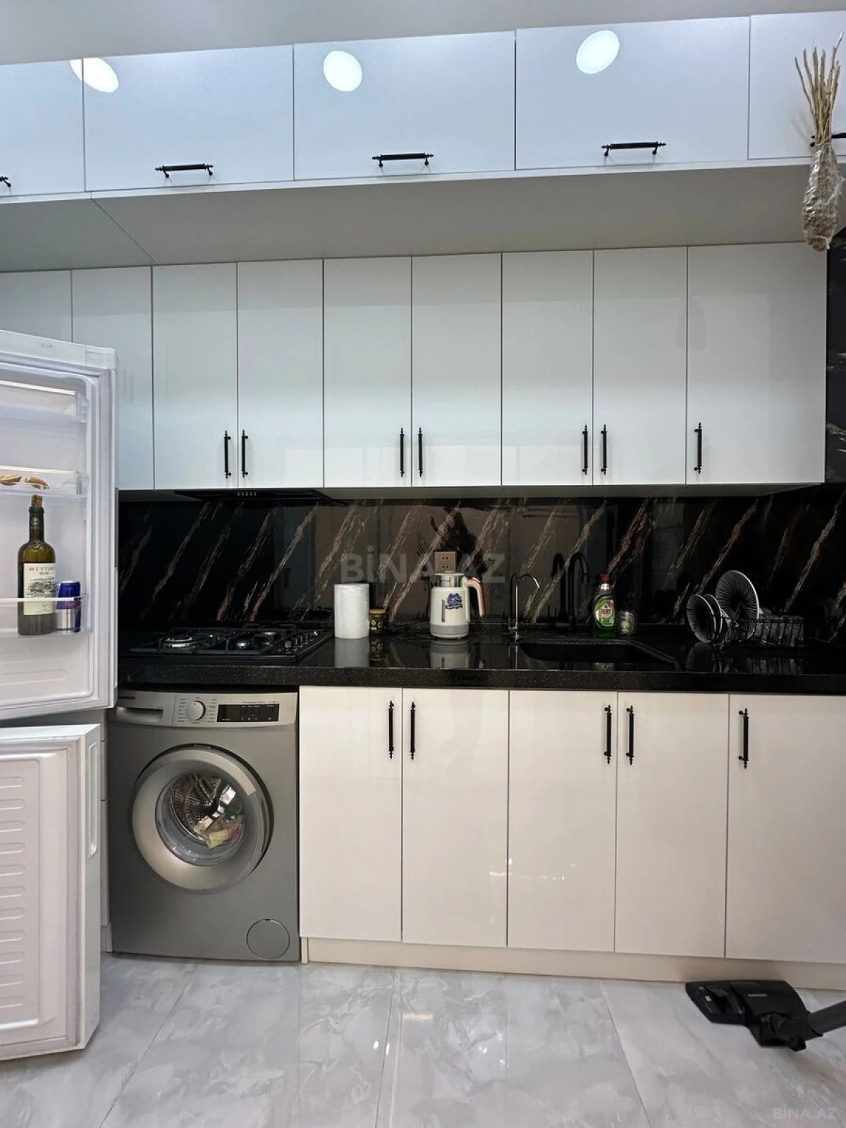Satılır 2 otaqlı mənzil 61 m²