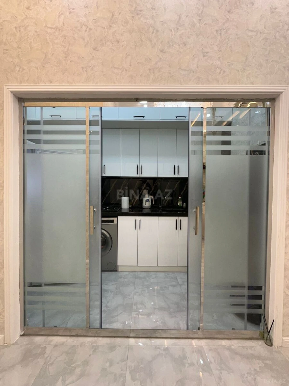 Satılır 2 otaqlı mənzil 61 m²