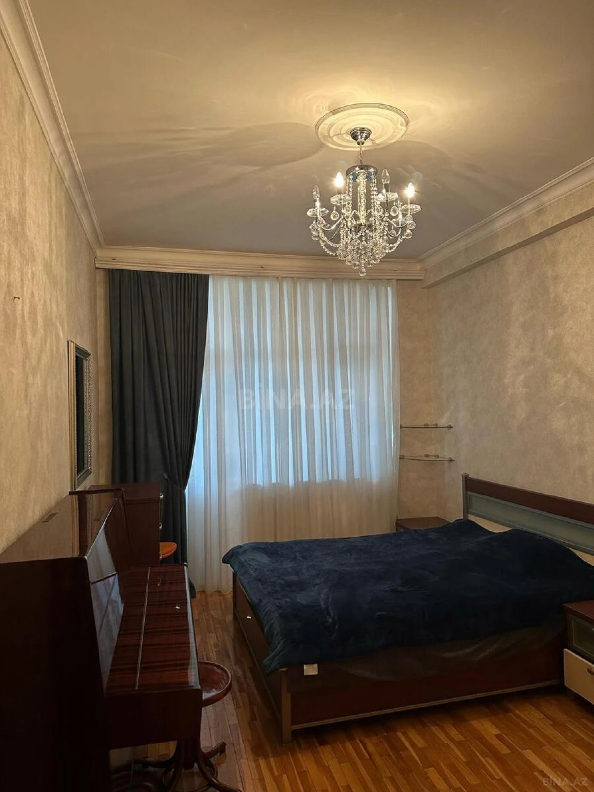 Satılır 3 otaqlı mənzil 128 m²