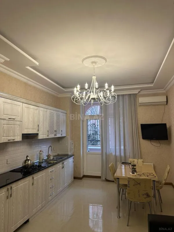Satılır 3 otaqlı mənzil 128 m²
