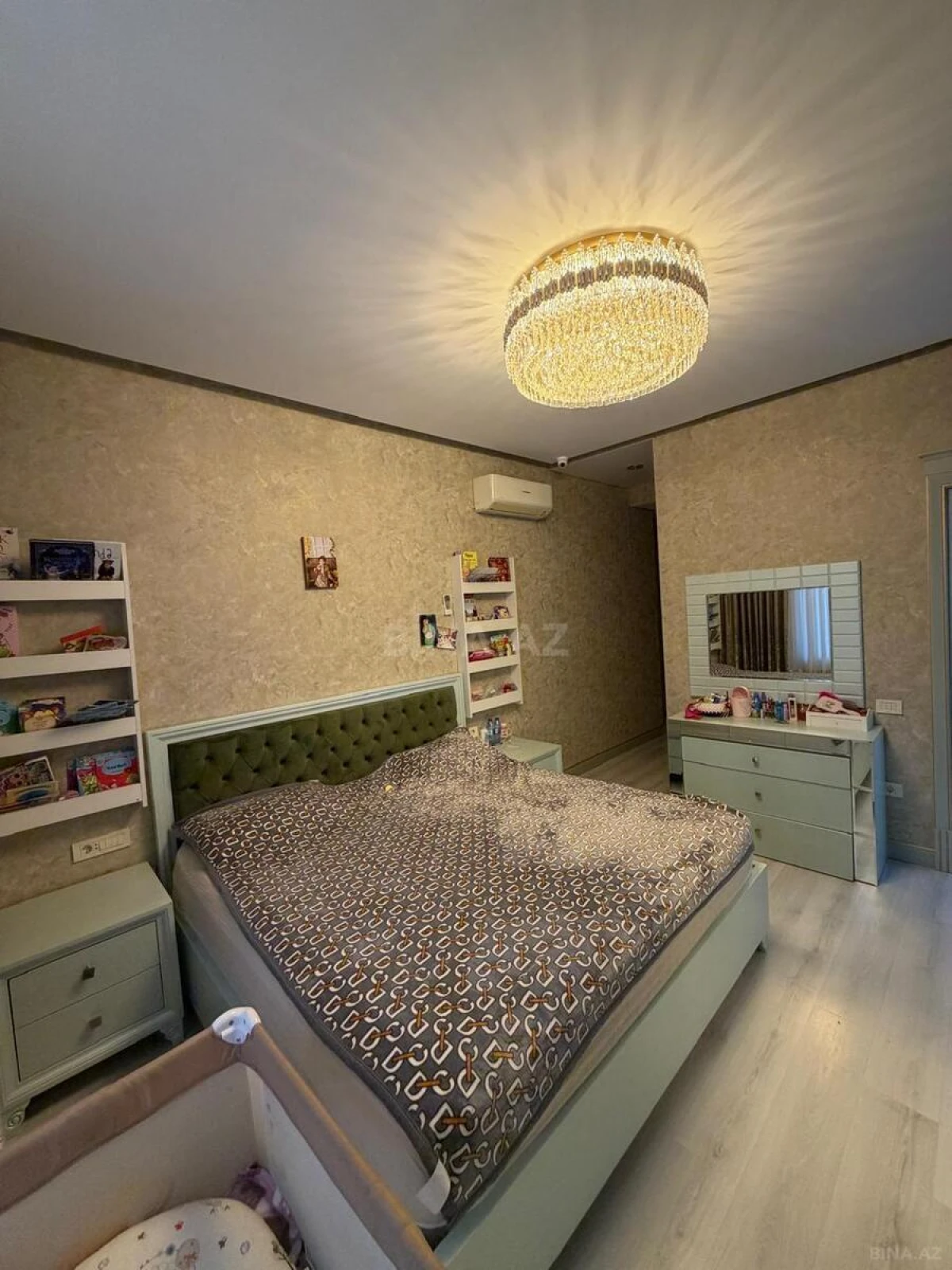 Kirayə verilir 3 otaqlı mənzil 125 m²