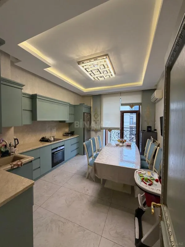 Kirayə verilir 3 otaqlı mənzil 125 m²