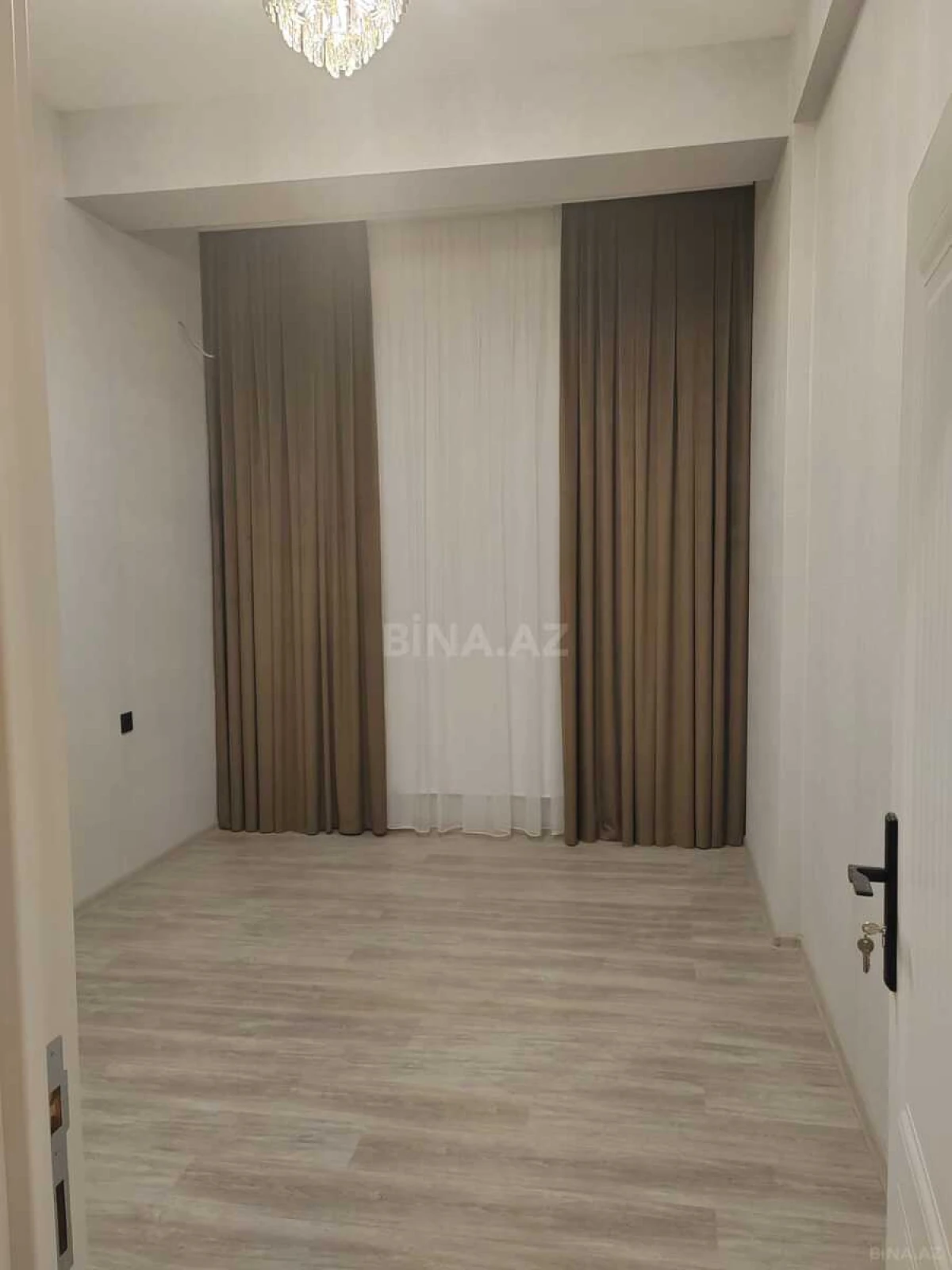 Satılır 3 otaqlı mənzil 82.2 m²