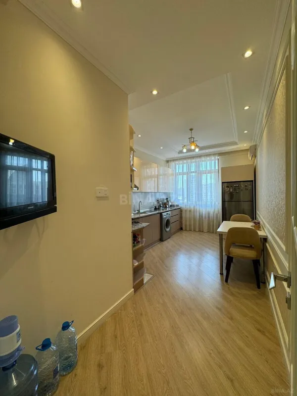 Satılır 2 otaqlı mənzil 110 m²