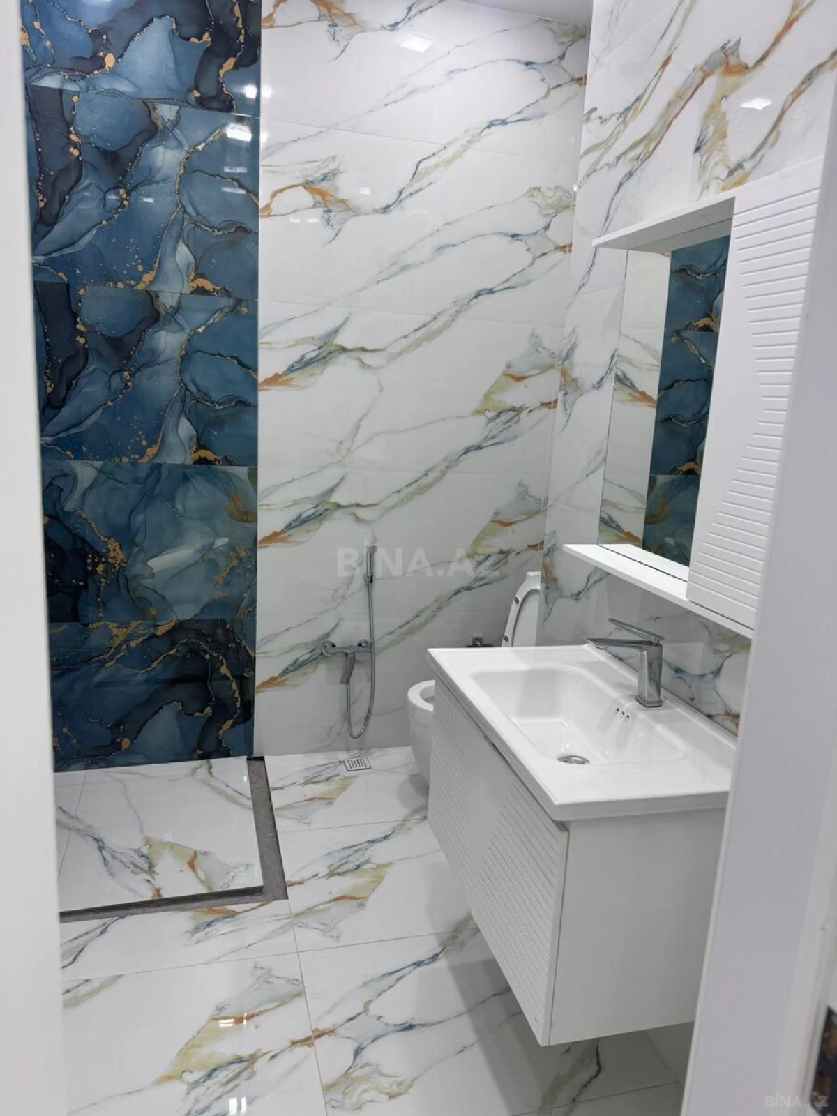 Kirayə verilir 3 otaqlı ofis 115 m²