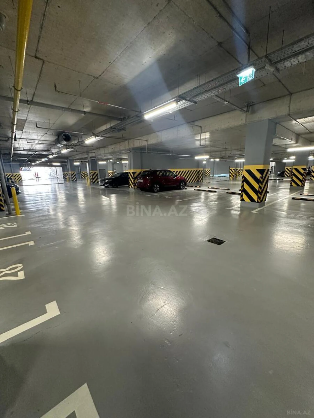Satılır 4 otaqlı mənzil 175 m²