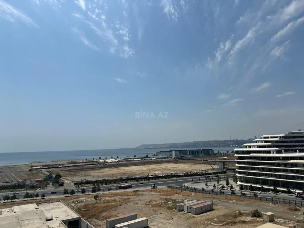 Satılır 4 otaqlı mənzil 175 m²