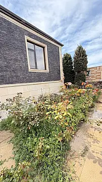 Satılır 4 otaqlı həyət evi 140 m²