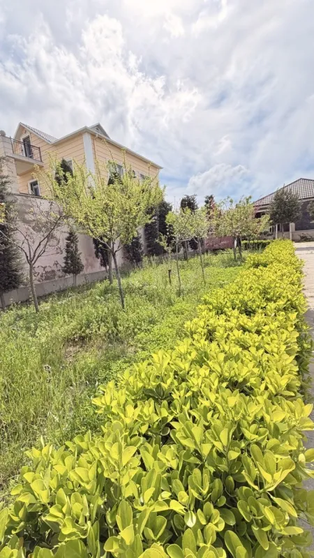 Satılır 4 otaqlı həyət evi 140 m²