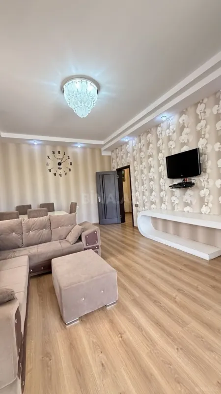 Satılır 4 otaqlı həyət evi 140 m²