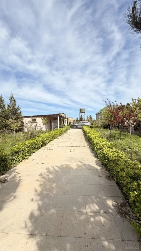 Satılır 4 otaqlı həyət evi 140 m²