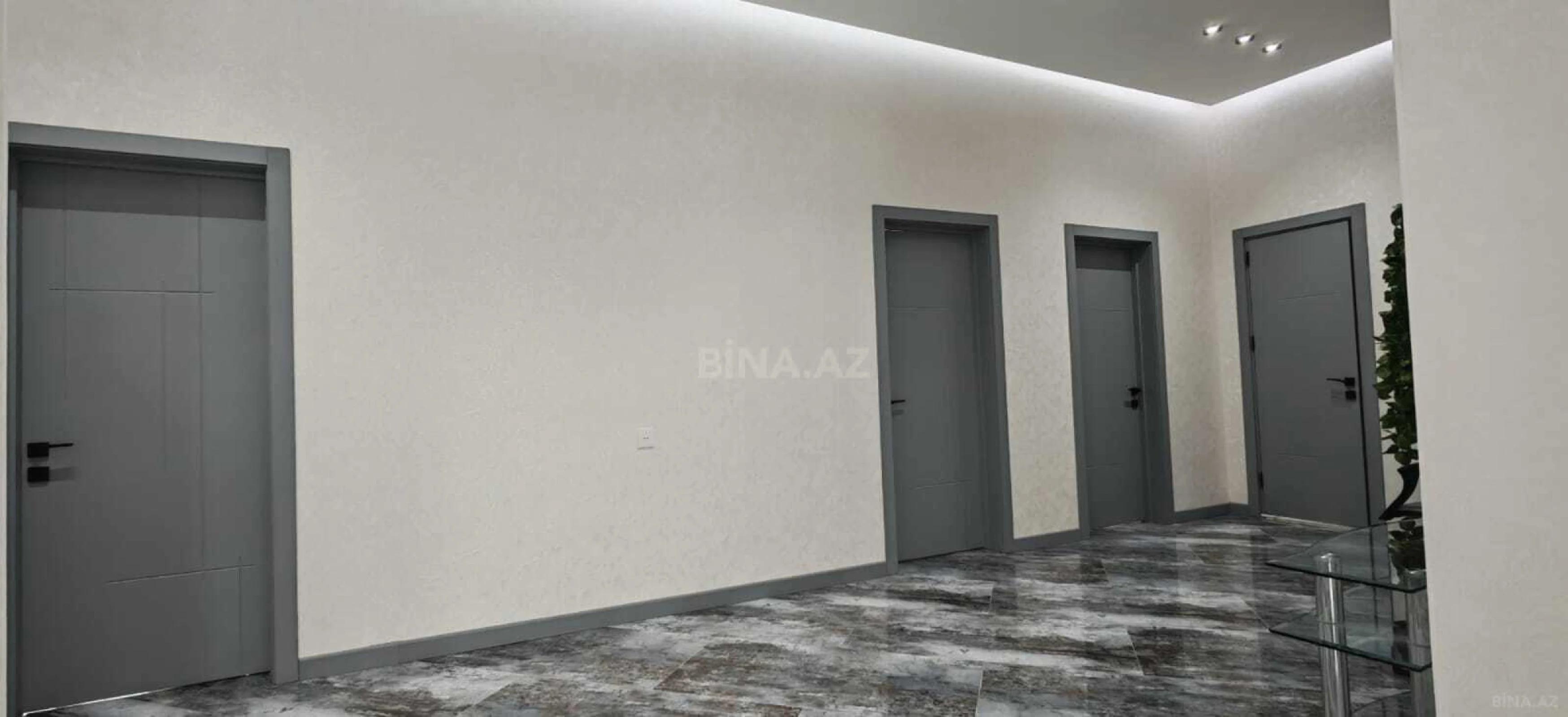 Satılır 4 otaqlı həyət evi 180 m²