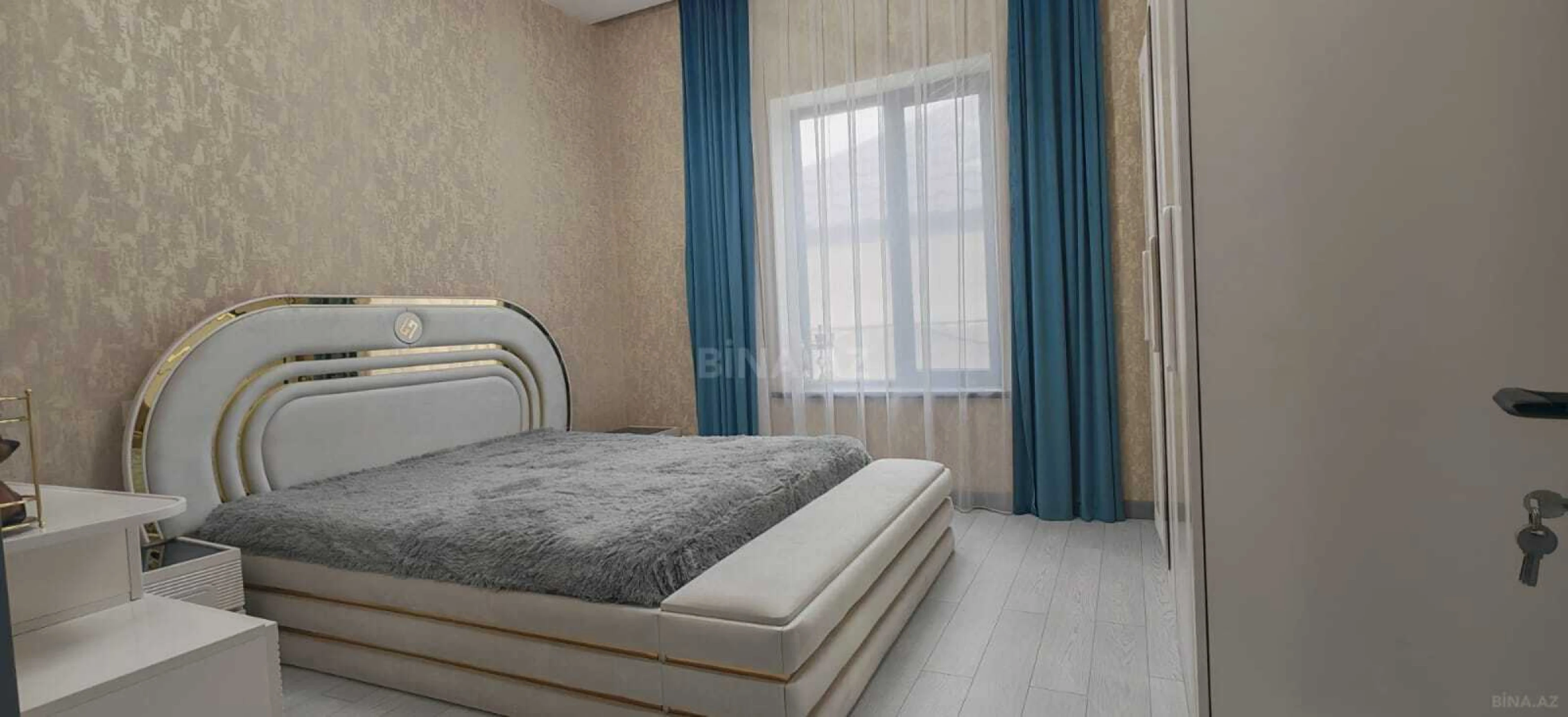 Satılır 4 otaqlı həyət evi 180 m²
