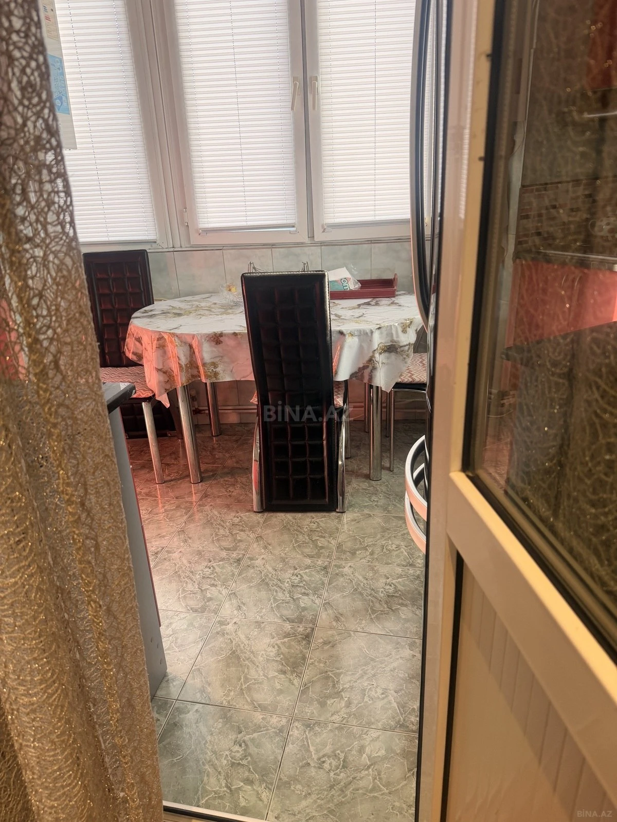 Kirayə verilir 2 otaqlı mənzil 63 m²